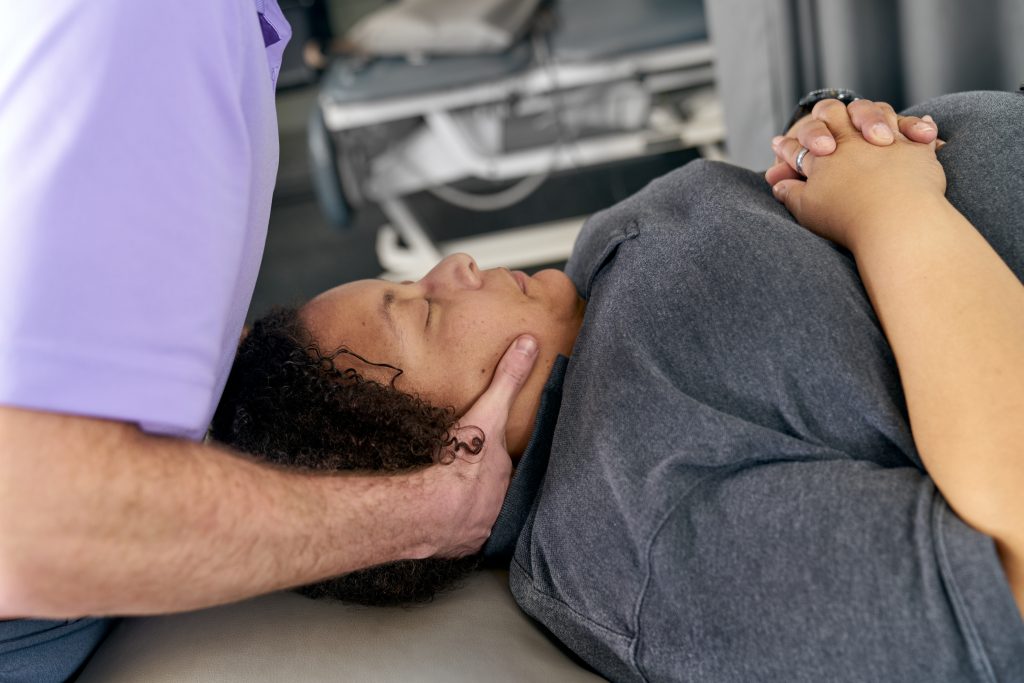 Effortless Spinal Manipulation Cervical & Thoracic Region • Courses by EIM Evidence In Motion